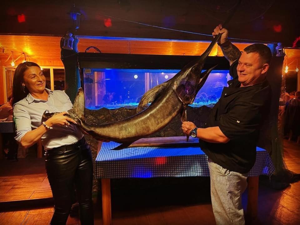 Restauracja I Noclegi Izba Rybacka W Krainie Wygaslych Wulkanow Podgorki Esterno foto