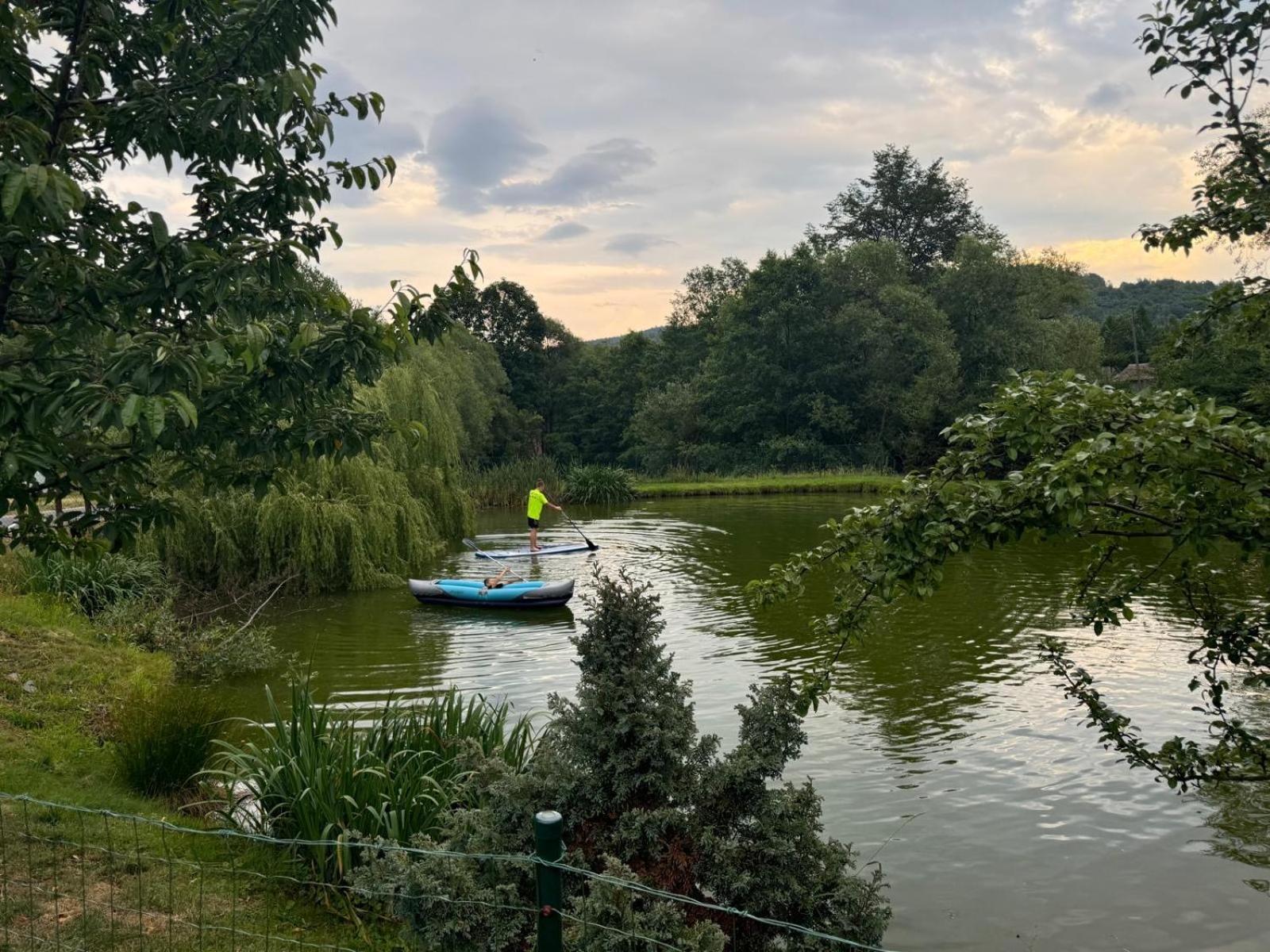 Restauracja I Noclegi Izba Rybacka W Krainie Wygaslych Wulkanow Podgorki Esterno foto